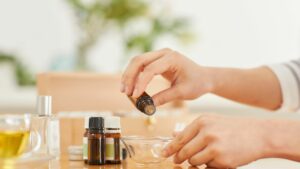 Morning Boosts and Evening Calm: Using Aromas to Shape Your Day